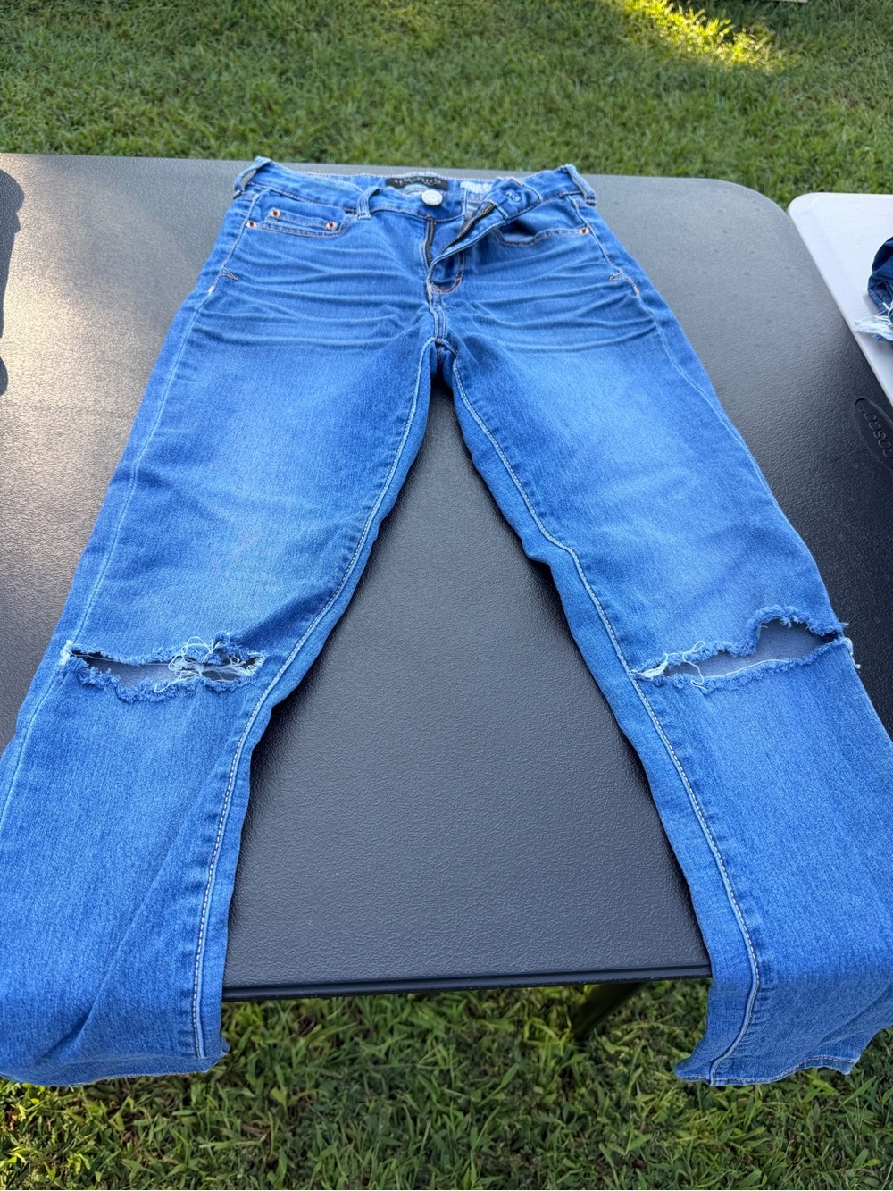 Aeropostale Blue Skinny Jeans with Knee Rips